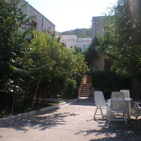 Ilios Apartments Poros Town Exterior photo